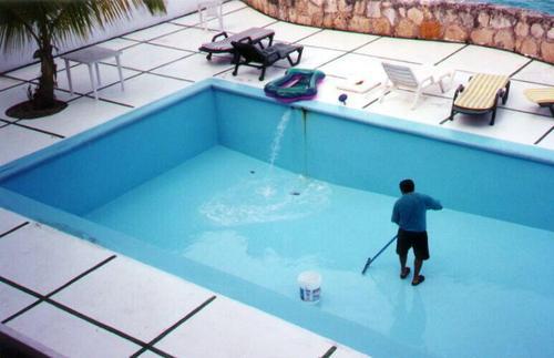 professional pool maintenance
